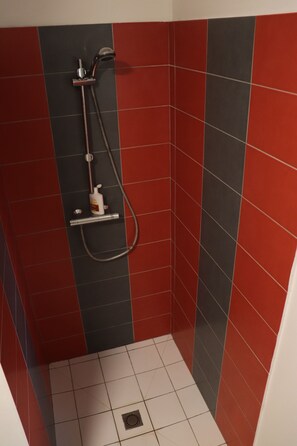 Een douche, een haardroger