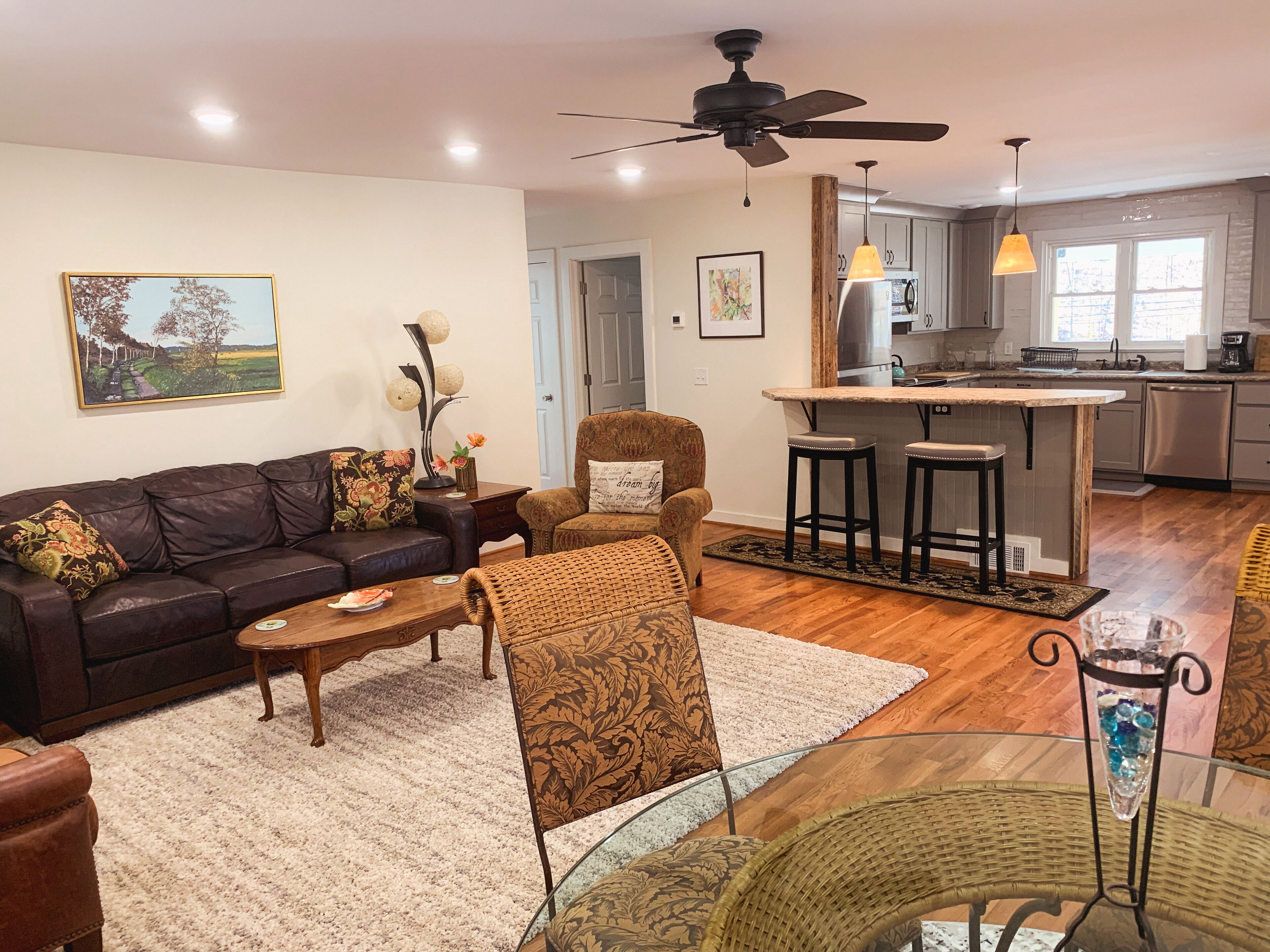 Loft At Dew Drop - 2BR/1BA! Short walk to West Jefferson