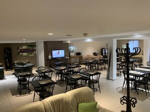 Lunch and dinner served