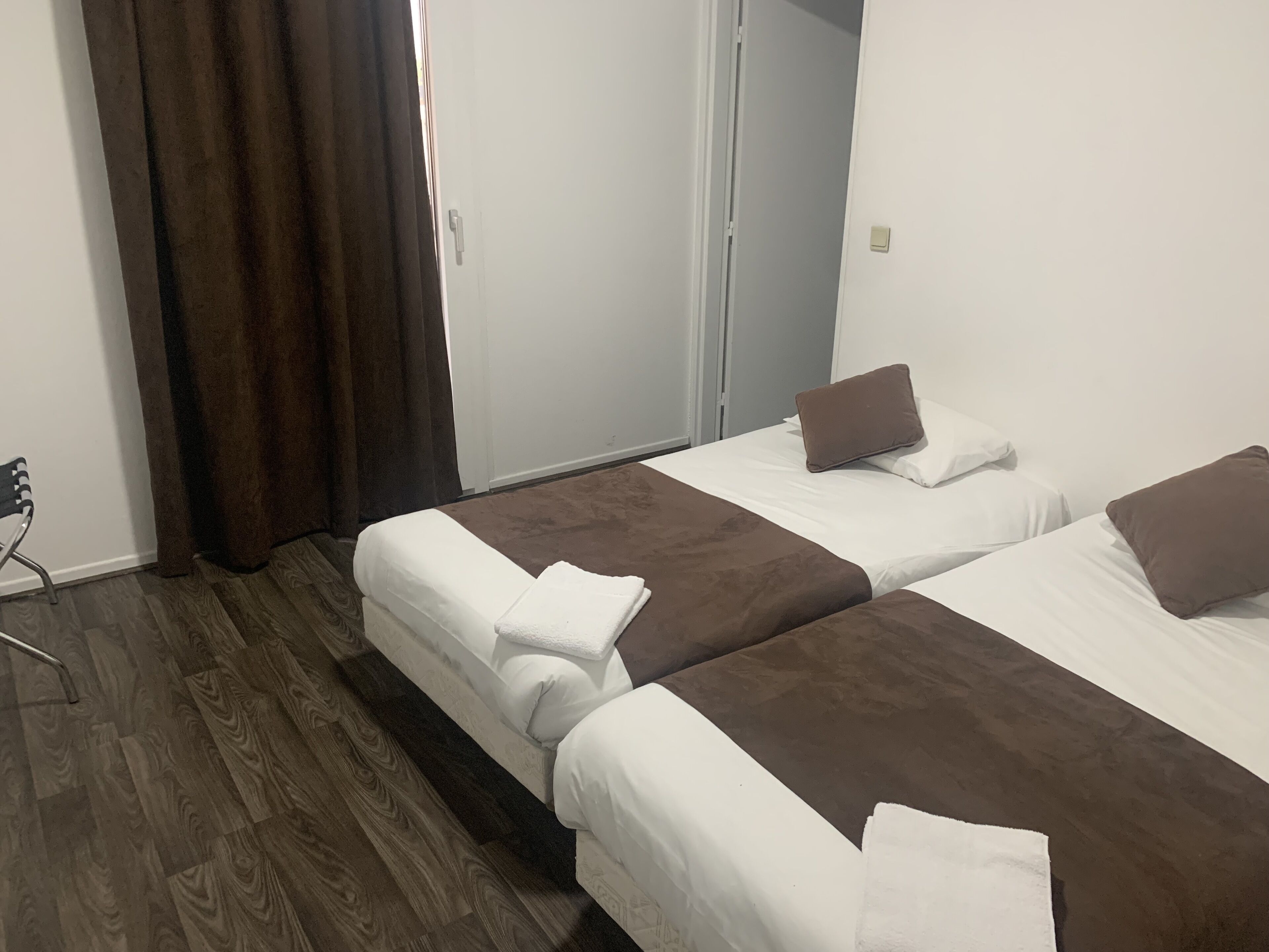 Foto - Contact Hôtel des États-Unis