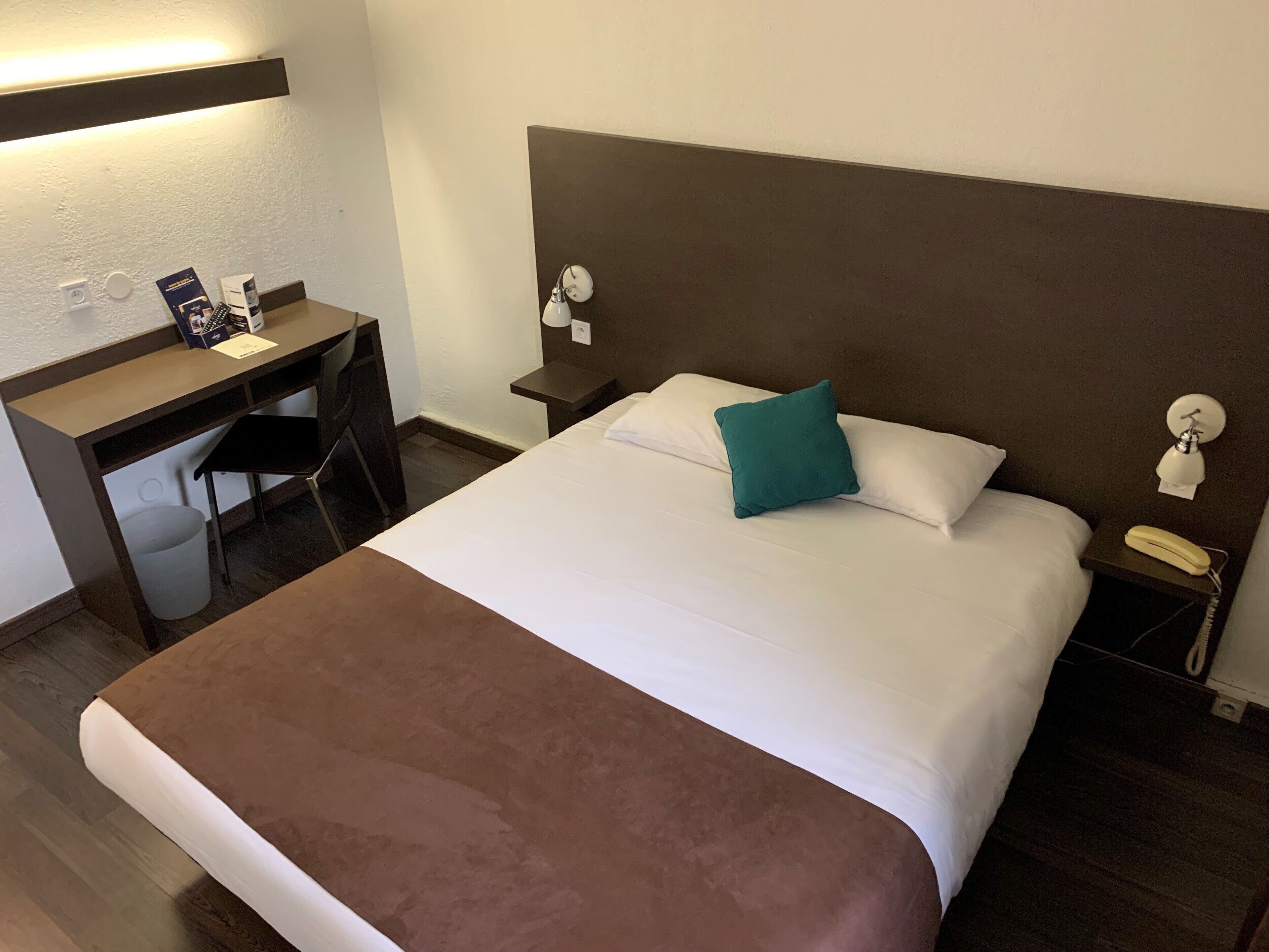 Wi-Fi gratuit, draps fournis