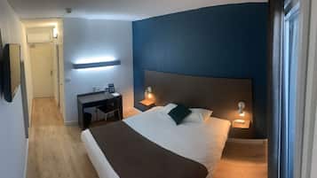 واي فاي مجانًا وملاءات أسرّة