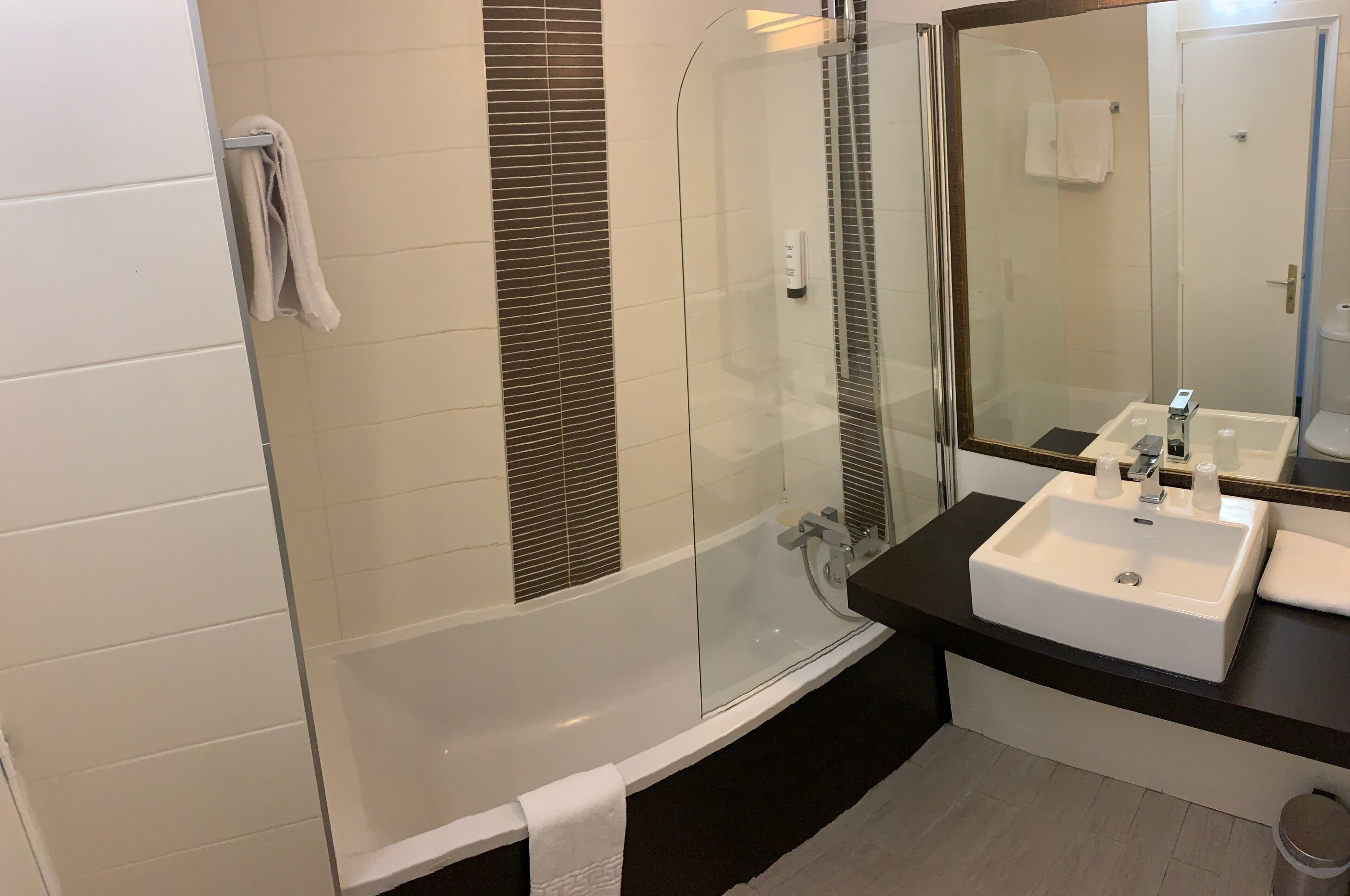 Foto - Contact Hôtel des États-Unis