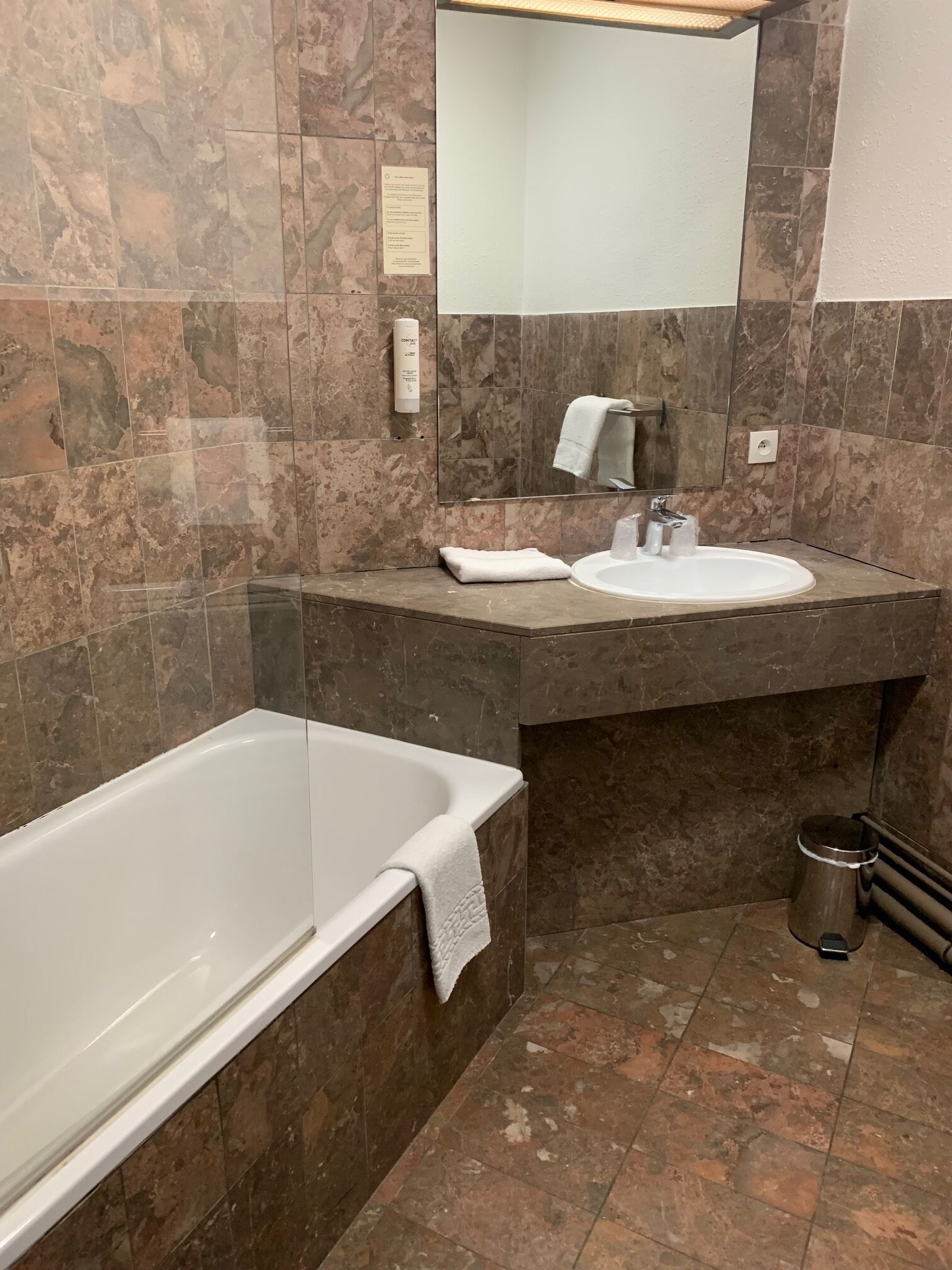 Foto - Contact Hôtel des États-Unis