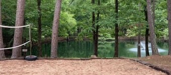 Cherokee Rose | Sleeps 4 | Cozy Studio Cabin Near Beavers Bend