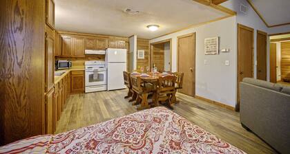 Muscadine Manor - 2 Bedroom Cabin at the Whip Poor Will resort.