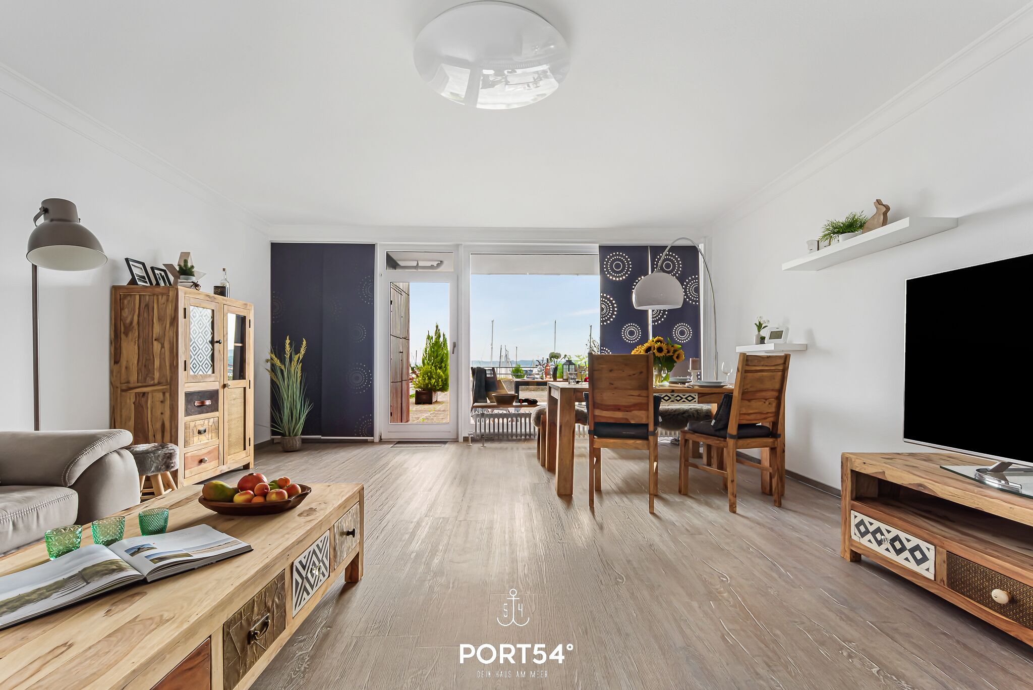 Télévision, table de tennis de table