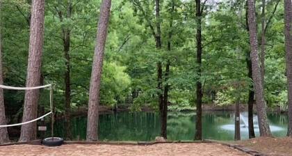 Sweet Gum Lodge | Sleeps 10 | Covered Porch, Fire Pit & Near Beavers Bend