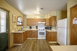 Placa de cocina y utensilios de cocina