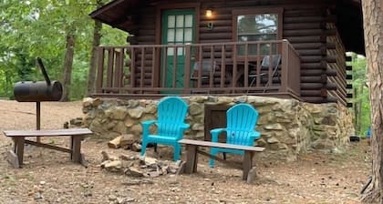 Honeymoon Cabin sleeps 2 Guest, on Stocked pond, NEAR the Lake!