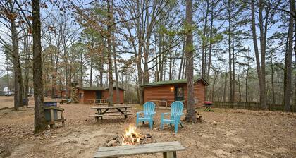 Wisteria Way 1 Bedroom cabin Sleeps 4, Stocked Pond, Near the lake!