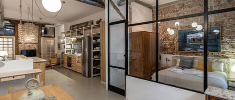 3 عدّة غرف نوم ومكواة/لوح كي وواي فاي مجانًا وملاءات أسرّة