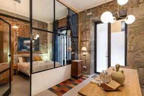 3 habitaciones, tabla de planchar con plancha y wifi gratis