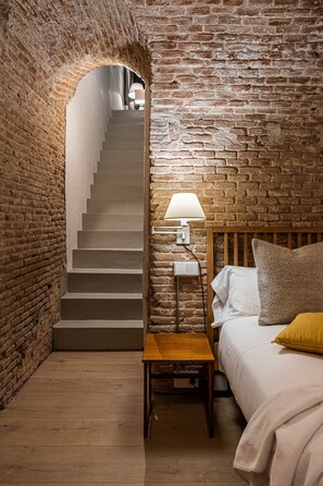 3 habitaciones, tabla de planchar con plancha y wifi gratis 