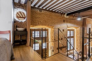 3 camere, ferro/asse da stiro, Wi-Fi gratuito