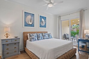 3 habitaciones, escritorio y tabla de planchar con plancha