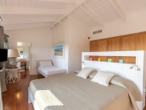 4 slaapkamers, een strijkplank/strijkijzer, gratis wifi, beddengoed