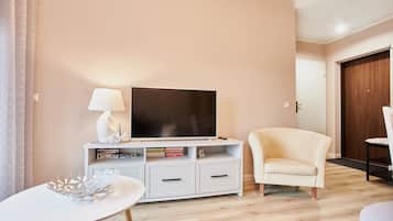 Classic Apartment, 1 Bedroom | 1 bedroom, iron/ironing board, free WiFi, bed sheets