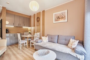 Classic-huoneisto, 1 makuuhuone | Silitysrauta/-lauta, ilmainen Wi-Fi, vuodevaatteet