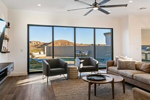 Fernseher, Videospiele, Tischfußball