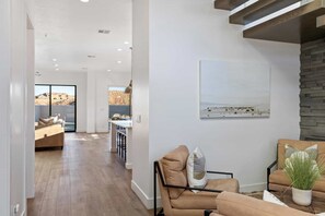 電視、電子遊戲、足球機