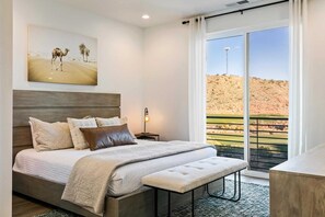 14 間睡房、書桌、熨斗/熨衫板、可攜式嬰兒床