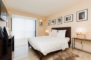 2 bedrooms, iron/ironing board, travel cot, WiFi