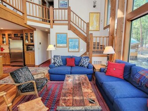 Fernseher, Kamin, DVD-Player, Stereoanlage