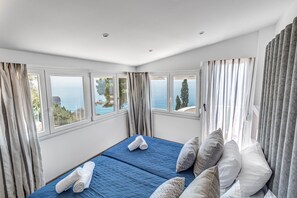 Lyxvilla - eget badrum - havsutsikt (Luxury Villa Nefeli) | 4 sovrum och sängtillbehör av högsta kvalitet