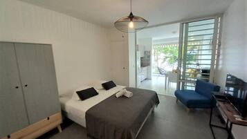 1 chambre, fer et planche Ă repasser, Wi-Fi, draps fournis