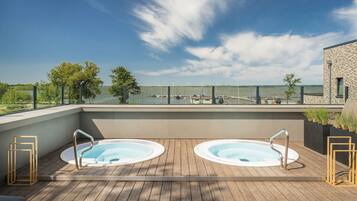 Sauna, steam room, massages