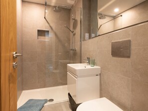 Bathroom - Church Rooms (Port Isaac)
