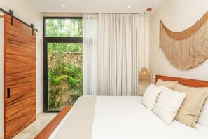 2 bedrooms, laptop workspace, iron/ironing board, free WiFi