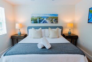 2 Schlafzimmer, Schreibtisch, Bügeleisen/Bügelbrett, Reisekinderbett