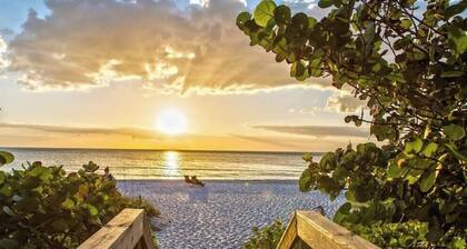 562 Beachy Keen Cottage| New Pool | Mins 2 Beaches