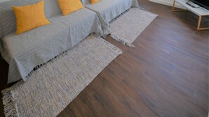 Unclassified image, 5 of 10, button - (189OC-14) 2 Bedroom Flat in Bournemouth Town Centre (Bournemouth)