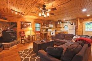 Smart TV, fireplace, DVD player, books