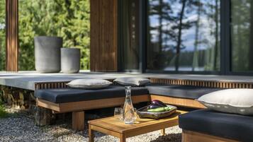 Luxury Villa | Terrace/patio