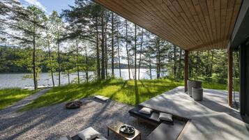 Luxury Villa | Terrace/patio