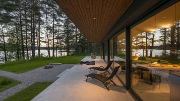 Luxury Villa | Terrace/patio