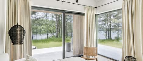 4 habitaciones, ropa de cama de alta calidad y cortinas blackout