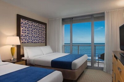 Marriott Vacation Club Crystal Shores on the beach