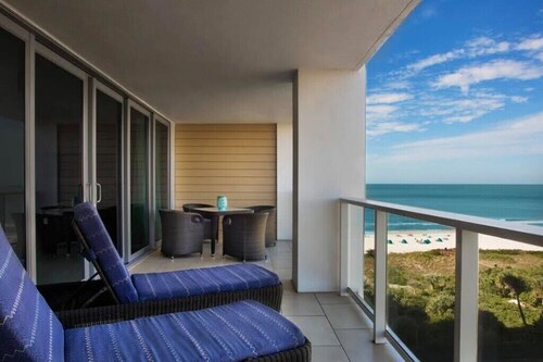 Marriott Vacation Club Crystal Shores on the beach