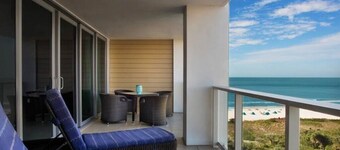 Marriott Vacation Club Crystal Shores on the beach