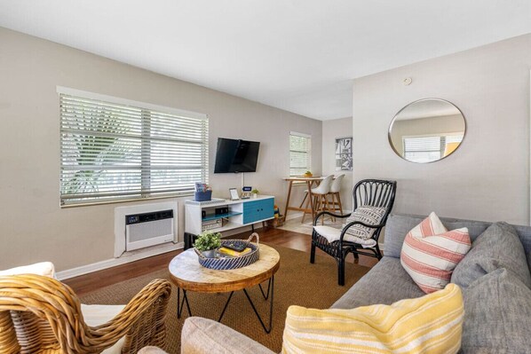 TV, Netflix, streaming services