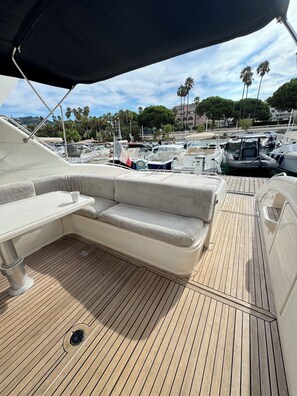 Property grounds - Yacht 17M Cannes Croisette Port Canto, 3 Bedrooms, air conditioning, tv (Cannes)
