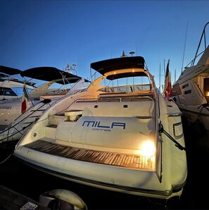 Unclassified image, 3 of 18, button