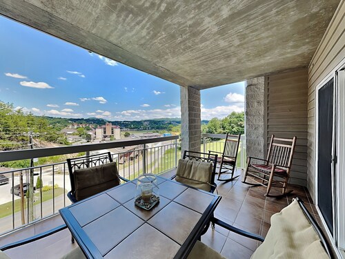 Whispering Pines by Jackson Mountain Rentals