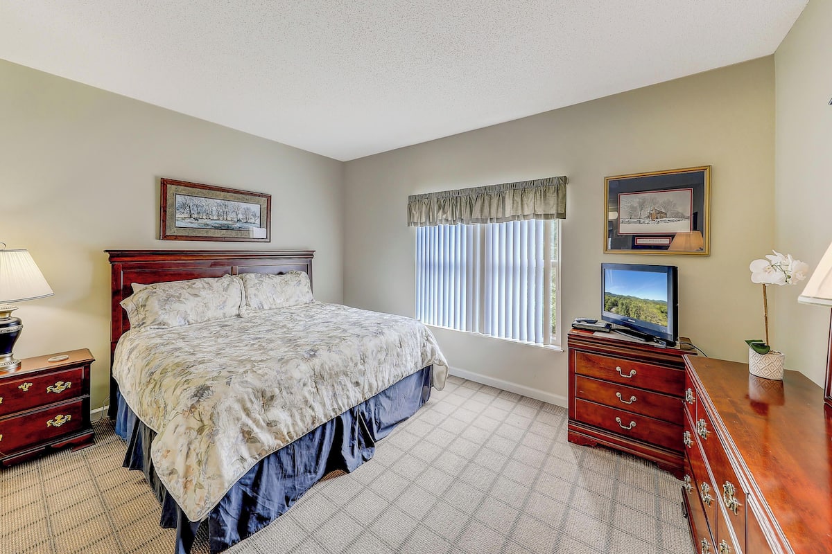Condo (424 - No Pets Allowed) | 2 bedrooms, individually decorated, individually furnished, free WiFi
