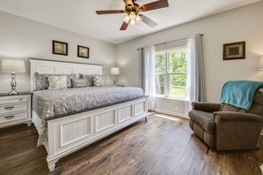 คอนโด (Our Happy Plac - No Pets Allowed) | 2 ห้องนอน, ห้องพักตกแต่งอย่างมีเอกลักษณ์, ตกแต่งพิเศษโดยเฉพาะ, Wi-Fi ฟรี